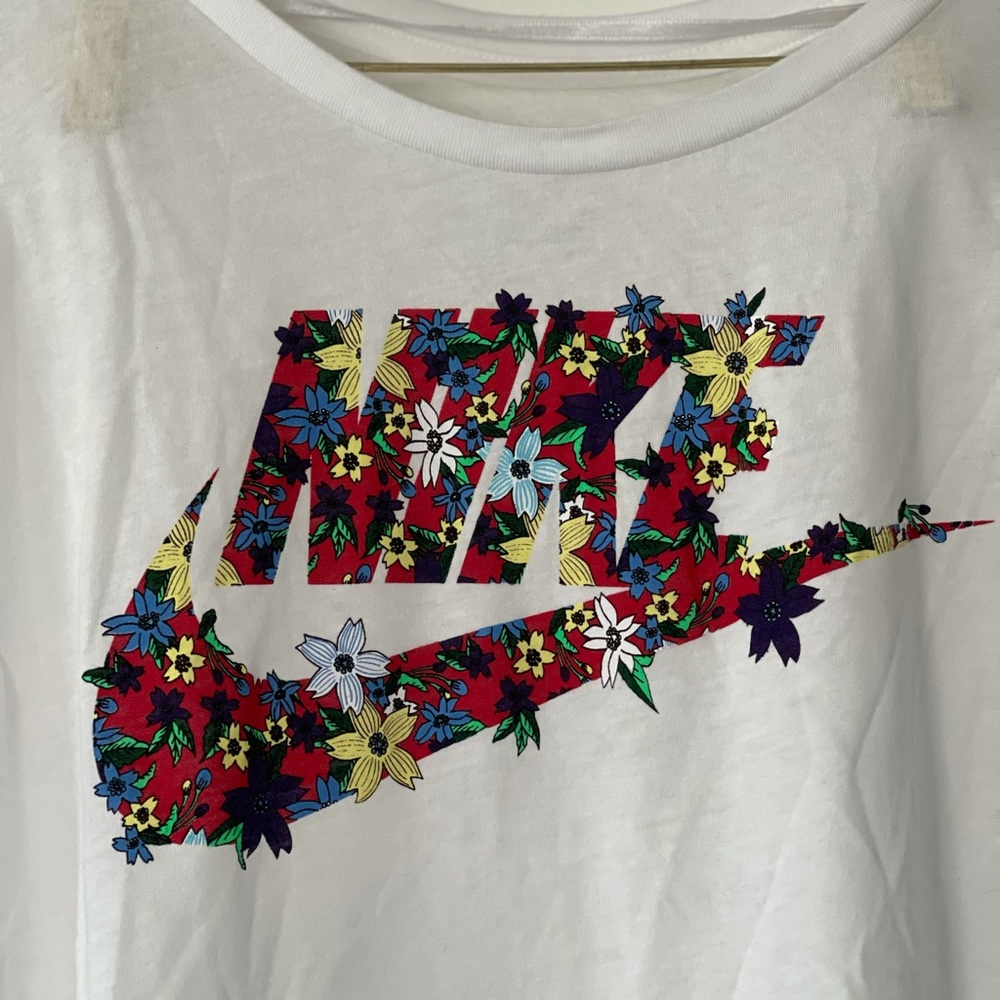 Nike tee